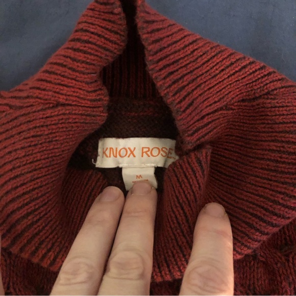 Red knit turtleneck sweater - Picture 4 of 6